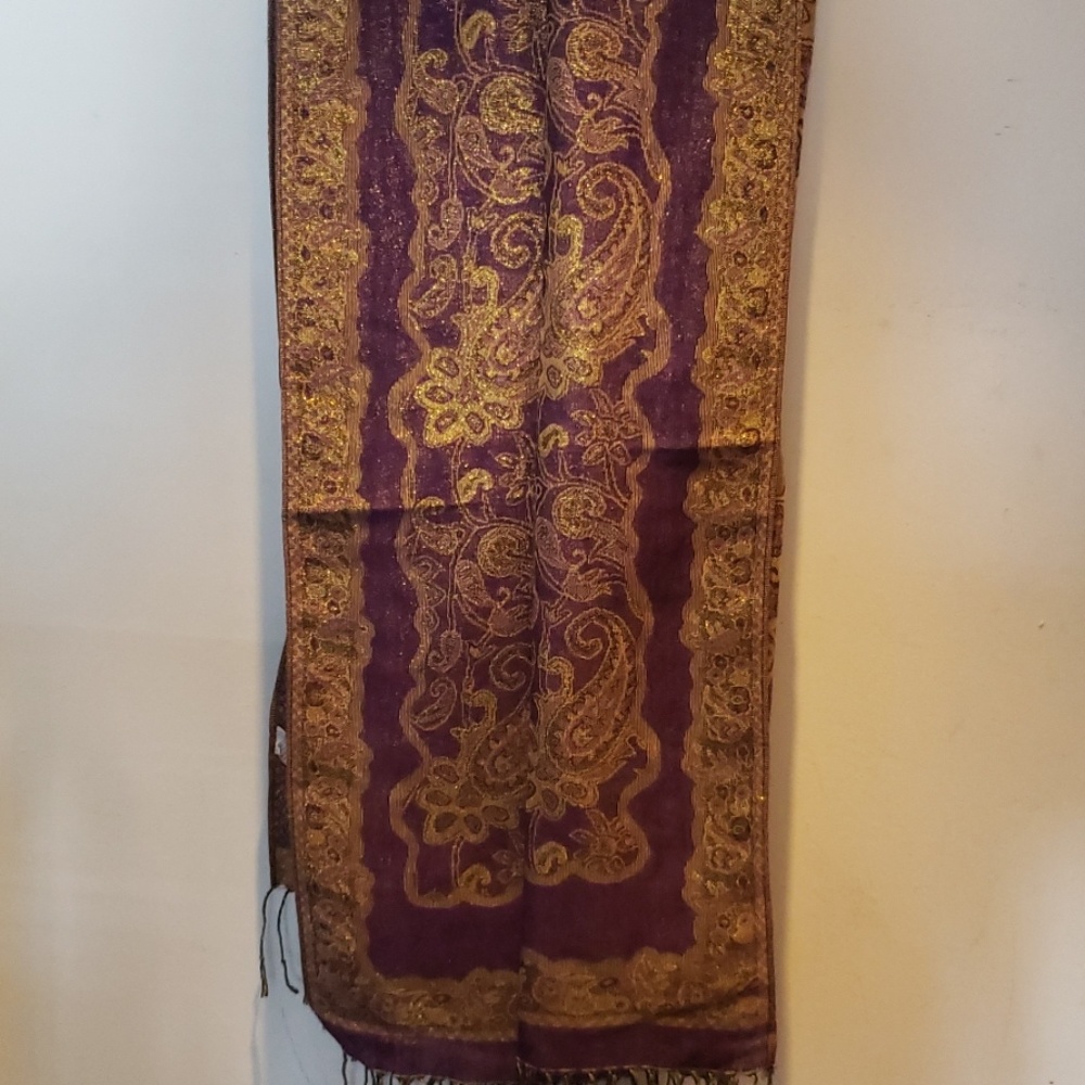 Delicate, Reversable Patterned Scarf - image 3